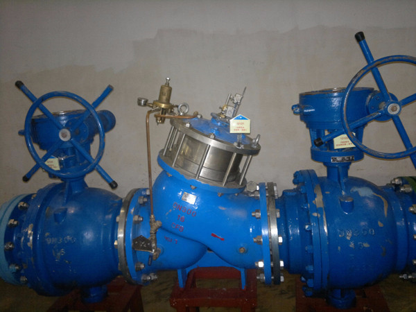 上圖為阿海電站使用的DN300湘潭中基安全持壓泄壓閥安裝完畢圖